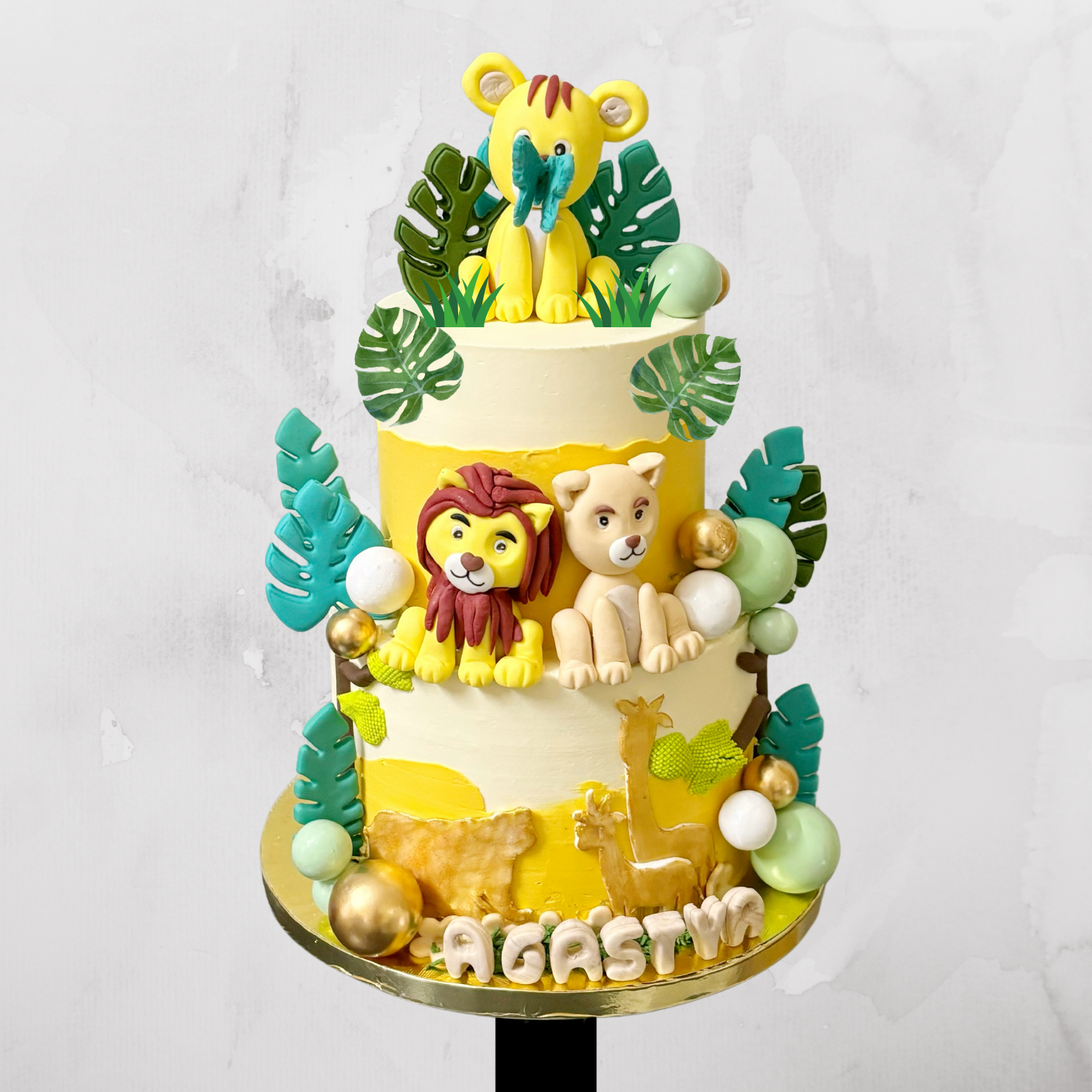 Lion Family Theme Cake